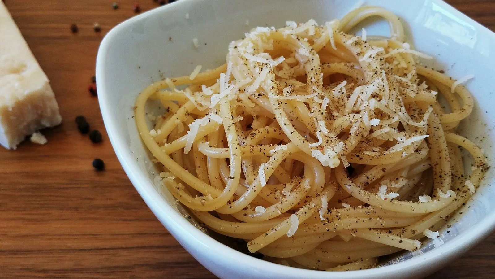 Cacio e pepe, piatto della tradizione laziale