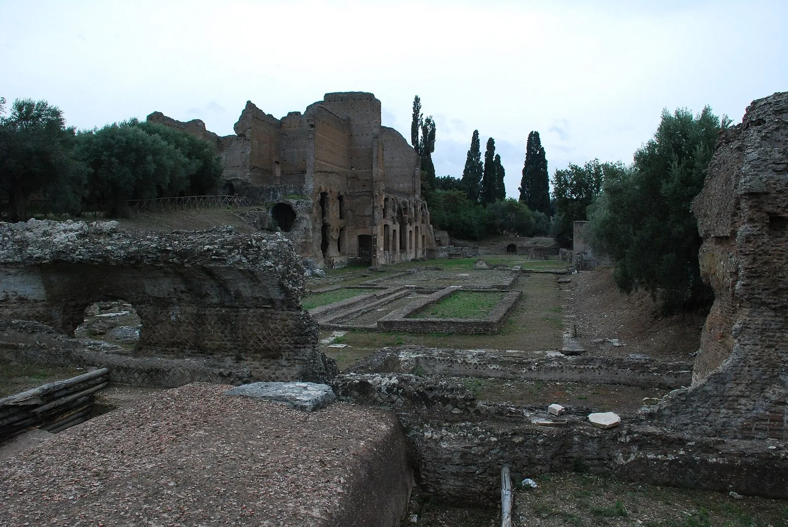 Il verde intorno alle rovine di Villa Adriana, a Tivoli